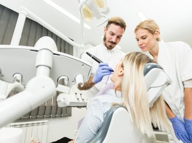 diş implantı tedavi süreci kaç aşamada oluşur diş implantı tedavi süreci kaç aşamada oluşur